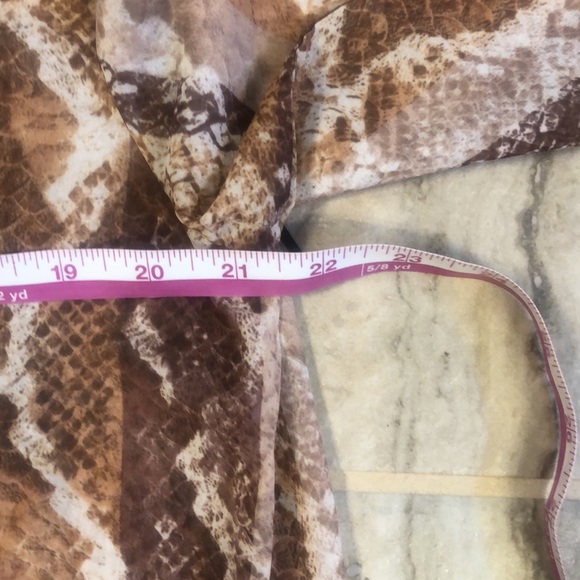 NWT House of Harlow 1960 Marley Shirt Striped Python Snake Print Blouse Small - Picture 10 of 16